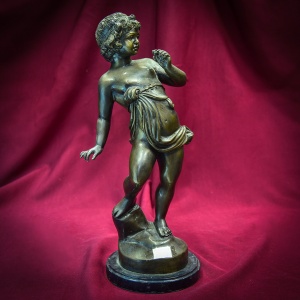 картинка Антикварная бронзовая статуэтка салоне старинных вещей "Шебби" являющийся официальным дистрибьютором в России и Беларуси