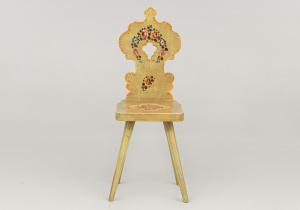 картинка Антикварный стул салоне старинных вещей "Шебби" являющийся официальным дистрибьютором в России и Беларуси