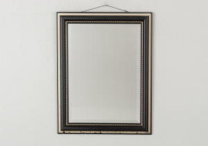 картинка Старинное зеркало салоне старинных вещей "Шебби" являющийся официальным дистрибьютором в России и Беларуси