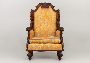 картинка Антикварное кресло салоне старинных вещей "Шебби" являющийся официальным дистрибьютором в России и Беларуси