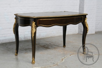 Антикварный письменный стол из красного дерева с бронзовой отделкой код. BE4097430