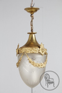 картинка Антикварный потолочный светильник салоне старинных вещей "Шебби" являющийся официальным дистрибьютором в России и Беларуси