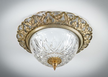 Старинная люстра из хрусталя в стиле Ампир с ажурными декоративными элементами код. RM4165216