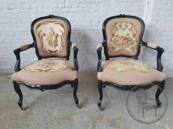 Антикварный комплект стульев (2 шт.) из красного дерева с гобеленом код. BE4139747