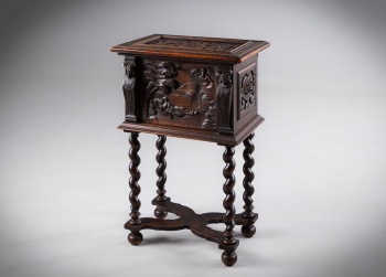 Антикварный резной швейный стол на пьедестале с крестообразной проножкой код.&nbsp;RM4165334