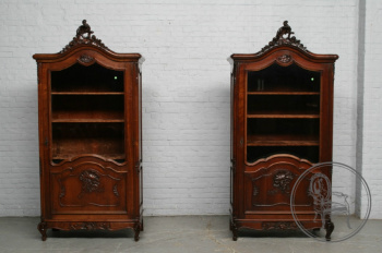 Антикварные витрины из ореха (2 шт.) в рокайльном стиле код. BE6767