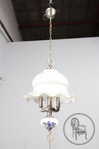 картинка Старинная люстра салоне старинных вещей "Шебби" являющийся официальным дистрибьютором в России и Беларуси