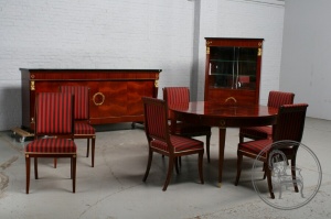 картинка Старинный набор для столовой из красного дерева салоне старинных вещей "Шебби" являющийся официальным дистрибьютором в России и Беларуси