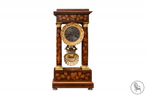 картинка Антикварные каминные часы салоне старинных вещей "Шебби" являющийся официальным дистрибьютором в России и Беларуси