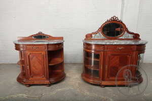 картинка Антикварный ореховый комод с мраморной столешницей, зеркалом и открытыми боковыми полками салоне старинных вещей "Шебби" являющийся официальным дистрибьютором в России и Беларуси