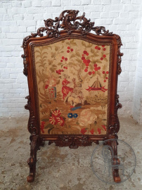 Антикварный экран для камина с гобеленом код. BE107431