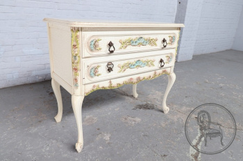 Старинный комод код. BE35685