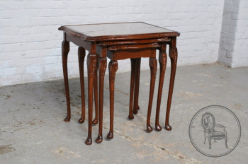 Старинный набор столиков код. BE6430