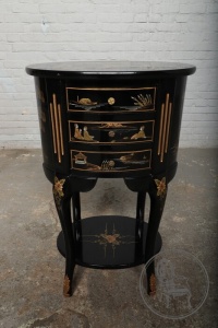 картинка Старинный комод с росписью в ориентальном стиле салоне старинных вещей "Шебби" являющийся официальным дистрибьютором в России и Беларуси