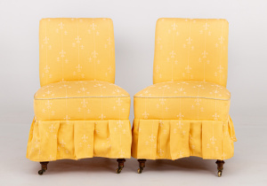 картинка Старинные стулья (2 шт.) салоне старинных вещей "Шебби" являющийся официальным дистрибьютором в России и Беларуси