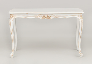 картинка Cтаринный столик салоне старинных вещей "Шебби" являющийся официальным дистрибьютором в России и Беларуси