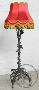 картинка Старинный торшер в стиле арт-деко из металла салоне старинных вещей "Шебби" являющийся официальным дистрибьютором в России и Беларуси
