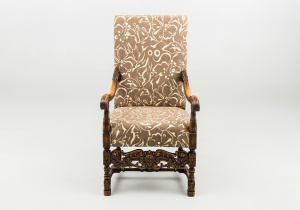 картинка Кресло салоне старинных вещей "Шебби" являющийся официальным дистрибьютором в России и Беларуси