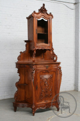 Антикварная витрина из ореха с резьбой в виде ангела код. BE3259413