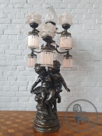 Старинная бронзовая настольная лампа со стеклянными плафонами код.&nbsp;BE4165668