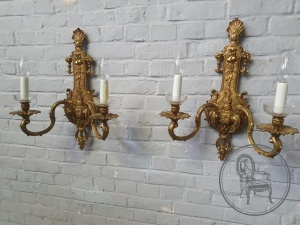 картинка Пара старинных бронзовых бра салоне старинных вещей "Шебби" являющийся официальным дистрибьютором в России и Беларуси