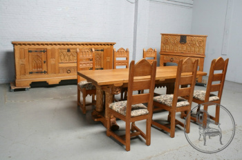 Старинный столовый гарнитур из дуба в готическом стиле код. BE6131