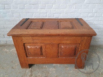 Старинный дубовый сундук в рустикальном стиле код. BE4134288