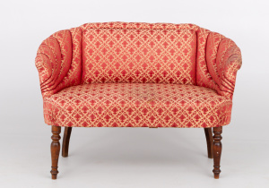 картинка Старинное канапе салоне старинных вещей "Шебби" являющийся официальным дистрибьютором в России и Беларуси