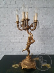 Антикварная бронзовая лампа в форме канделябра с путти код. BE4118001