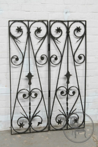 картинка Антикварный декоративный элемент салоне старинных вещей "Шебби" являющийся официальным дистрибьютором в России и Беларуси