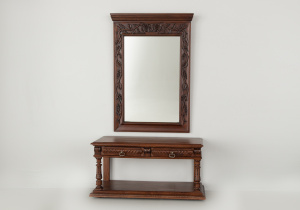 картинка Антикварный консольный столик с зеркалом салоне старинных вещей "Шебби" являющийся официальным дистрибьютором в России и Беларуси