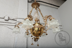 картинка Старинная люстра салоне старинных вещей "Шебби" являющийся официальным дистрибьютором в России и Беларуси
