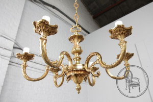 картинка Антикварная люстра из бронзы в стиле Людовика XV салоне старинных вещей "Шебби" являющийся официальным дистрибьютором в России и Беларуси