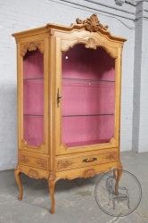 Антикварная витрина код. BE7455