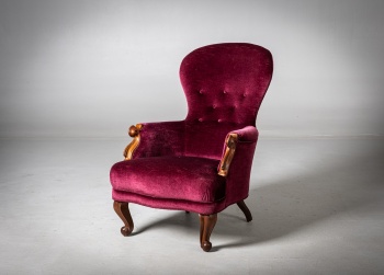 Антикварное кресло с ножками-кабриолями и высокой фигурной спинкой код.&nbsp;RM4165865