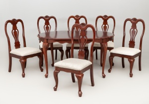 картинка Старинный гарнитур для столовой салоне старинных вещей "Шебби" являющийся официальным дистрибьютором в России и Беларуси