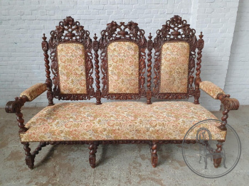 Антикварная скамья в охотничьем стиле с резьбой в форме виноградной лозы код. BE3259488