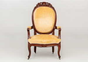 картинка Старинное кресло салоне старинных вещей "Шебби" являющийся официальным дистрибьютором в России и Беларуси