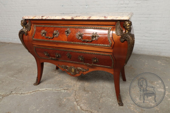 Антикварный комод из ореха с мраморной столешницей и бронзовами накладками в виде гарпий код. BE107053