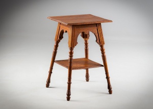 картинка Антикварный дубовый столик-подставка салоне старинных вещей "Шебби" являющийся официальным дистрибьютором в России и Беларуси