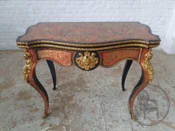 Антикварный игровой столик из красного дерева код. BE4096900