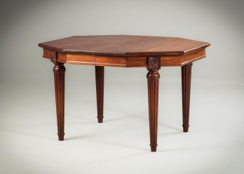 Антикварный стол из красного дерева восьмигранной формы код. RM4115436