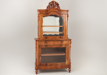 Антикварный посудный шкаф с витой резной короной код. RM4099792