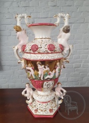 Старинная фарфоровая ваза Capodimonte код. BE107475