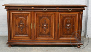 картинка Старинный комод салоне старинных вещей "Шебби" являющийся официальным дистрибьютором в России и Беларуси