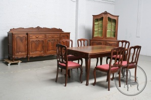 картинка Антикварный дубовый гарнитур для столовой салоне старинных вещей "Шебби" являющийся официальным дистрибьютором в России и Беларуси