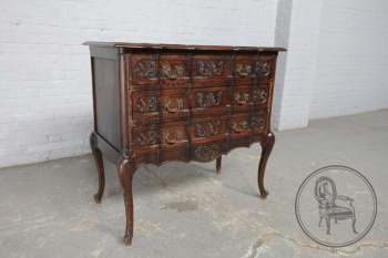 Антикварный комод код. BE6960