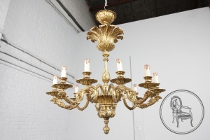 картинка Антикварная бронзовая люстра большого размера в стиле Людовика XV салоне старинных вещей "Шебби" являющийся официальным дистрибьютором в России и Беларуси