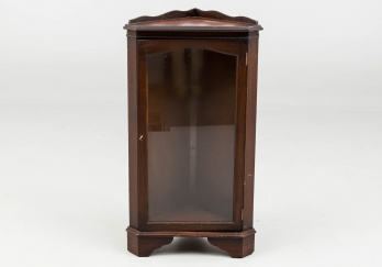 Старинный угловой посудный шкаф код. RM5513