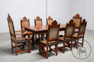 картинка Старинный столовый гарнитур салоне старинных вещей "Шебби" являющийся официальным дистрибьютором в России и Беларуси